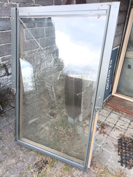 FAKRO 94x140cm loga vērtne